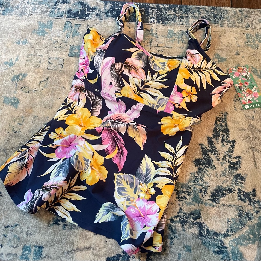 NWT Hapari Tankini Top 🐝